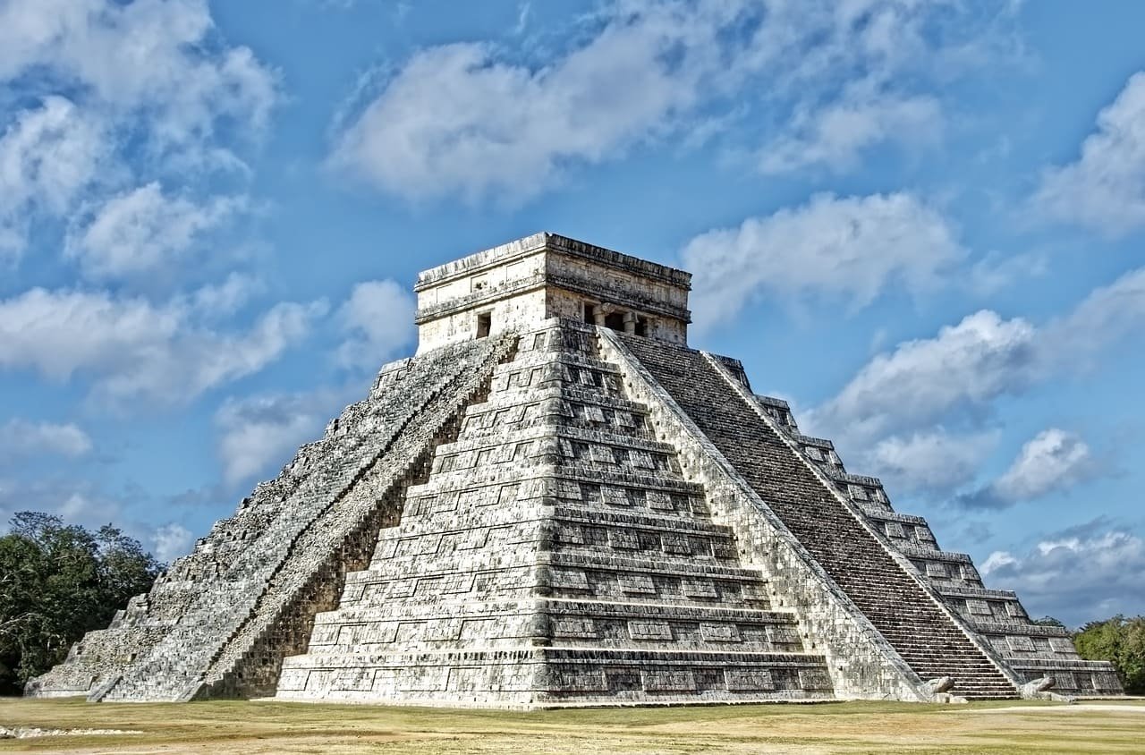 Découvrez Chichen Itza : Guide Complet pour Explorer la Merveille du Monde Maya et Plonger dans son Histoire Fascinante
