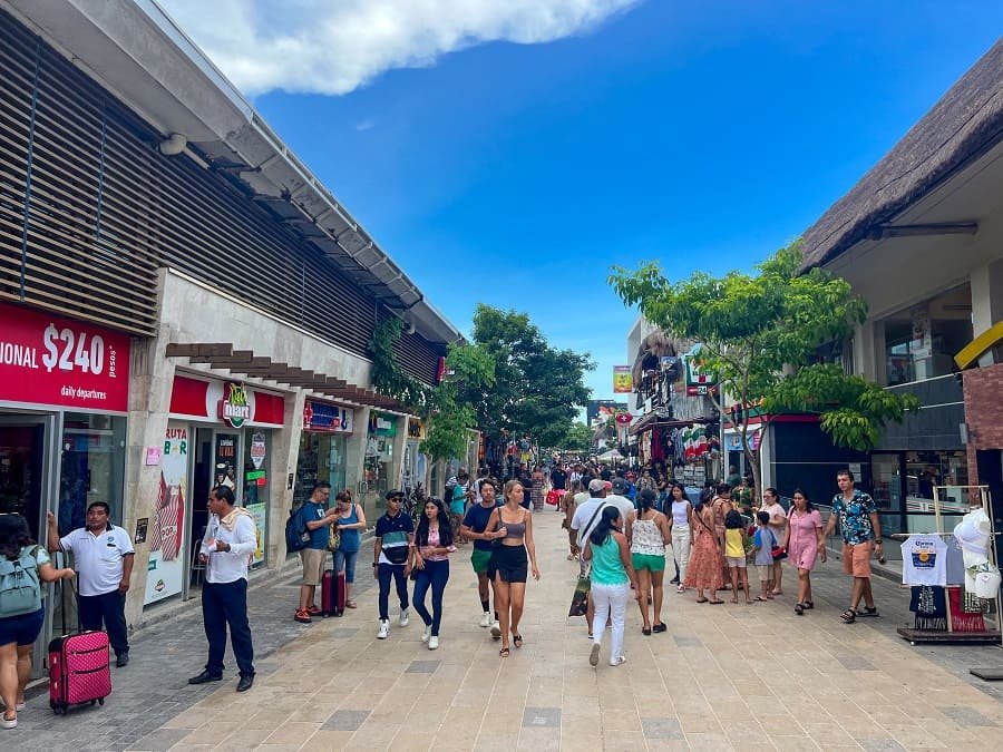 Découvrez Chichen Itza : Guide Complet pour Explorer la Merveille du Monde Maya et Plonger dans son Histoire Fascinante
