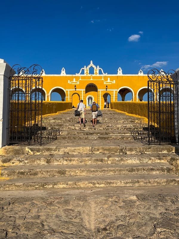 Découvrez Chichen Itza : Guide Complet pour Explorer la Merveille du Monde Maya et Plonger dans son Histoire Fascinante
